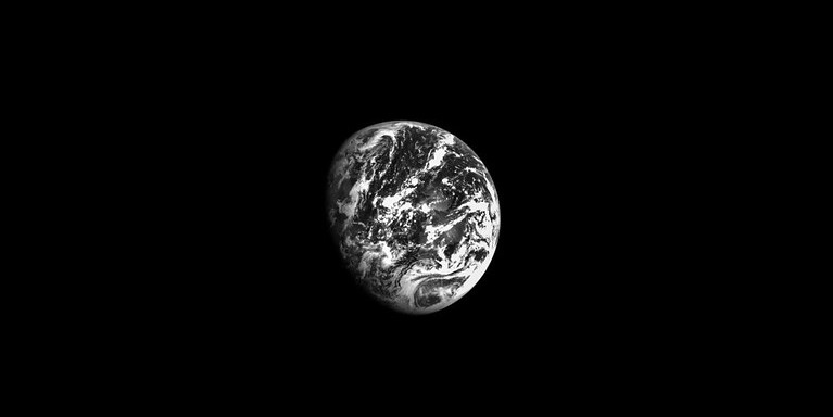 A küldetés második napján így látta az Orion a Földet (Fotó: NASA)