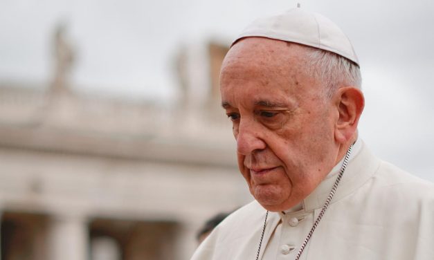 Ferenc pápa szerint erkölcsileg legitim fegyvereket szállítani Ukrajnának