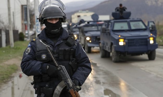 Koszovóban a páncélos járművek elindultak észak felé
