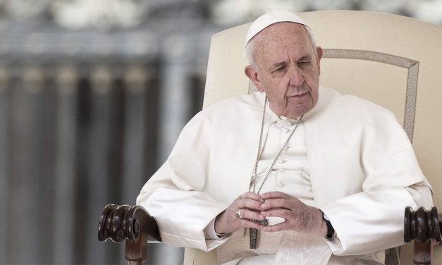 Ferenc pápa kirúgta a Karitász teljes vezetését