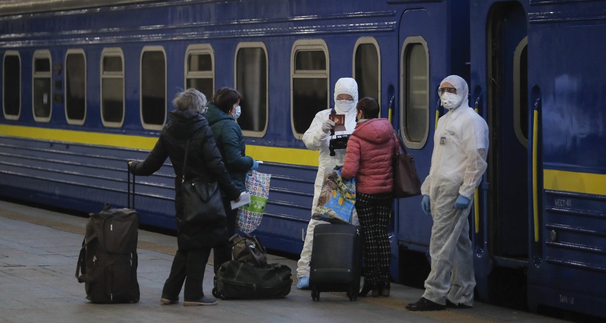 Több ukrajnai vasútállomást támadtak az oroszok, áldozatok is vannak
