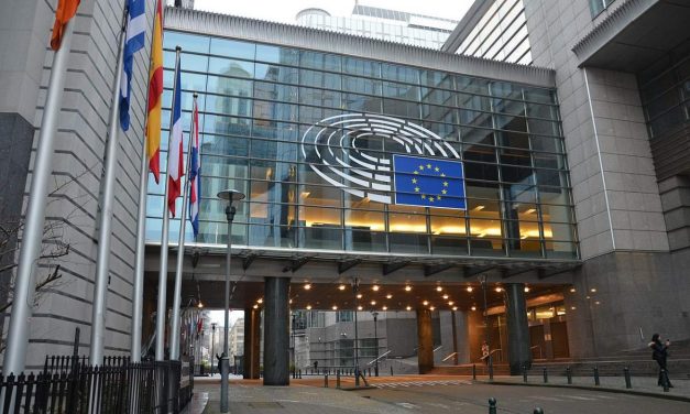 Szerbiáról szóló sürgős határozat elfogadását tűzte napirendjére az Európai Parlament