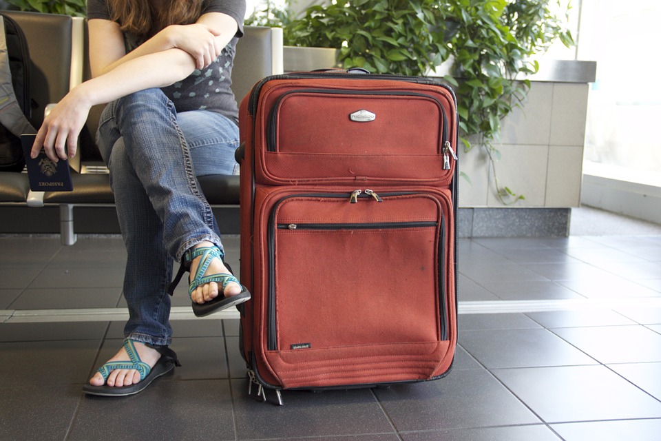 Bőröndbe bújtatva próbált átjuttatni a határon egy tinédzsert