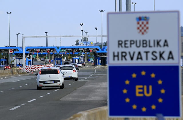 Horvátország eltörölte a járvány miatt elrendelt beutazási korlátozásokat