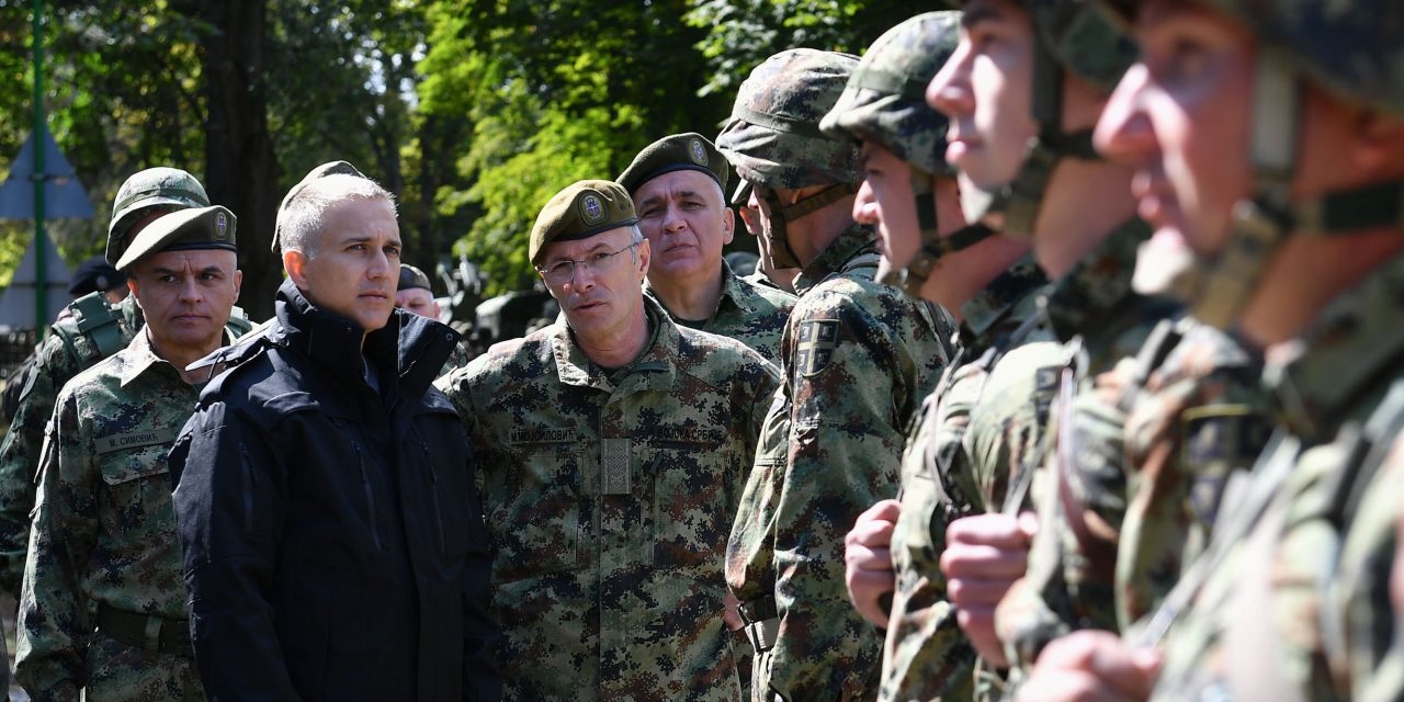 Elsőfokú harci készültségbe helyezték a szerb katonaság Koszovó közelében állomásozó alakulatait