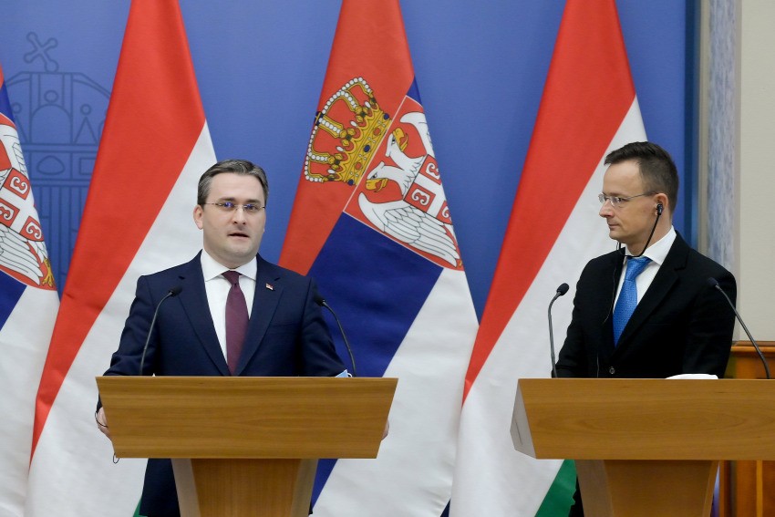 A határellenőrzésről ír alá megállapodást Szabadkán Selaković és Szijjártó
