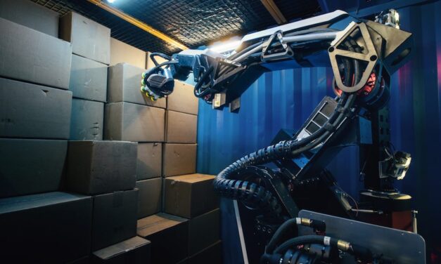 A DHL-nél robotokra bízzák a raktári munkát