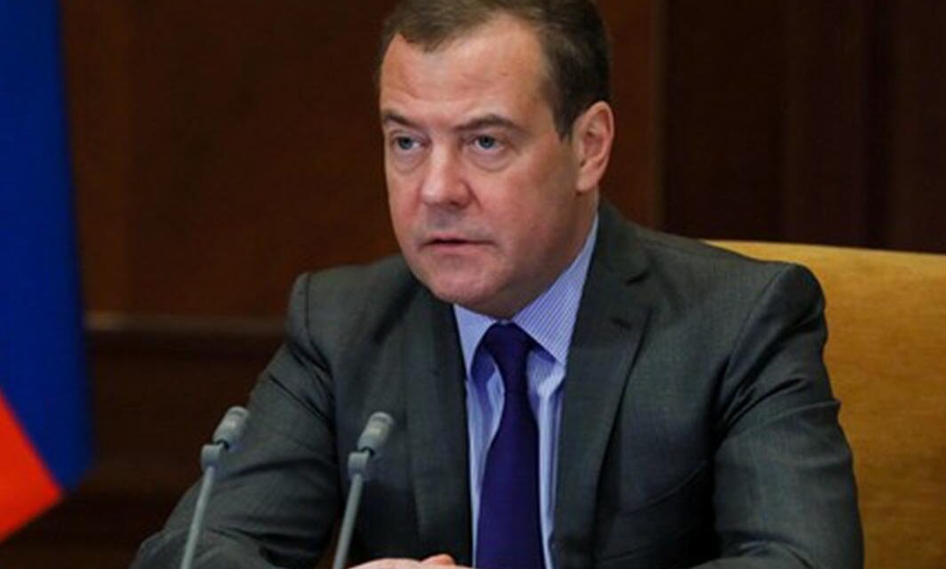 Medvegyev: Oroszországhoz csatoljuk a Donbaszt és ha kell, atomfegyverrel is megvédjük