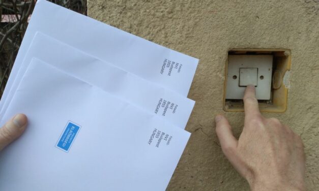 A Szerb Posta nem árulja el, kinek adta át a magyarországi választási levélcsomagokat