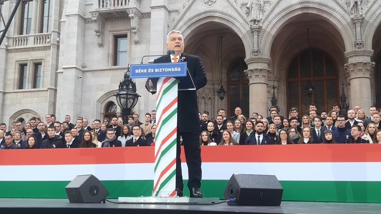 Orbán: Veszély idején az ország együtt dönt a jövőjéről