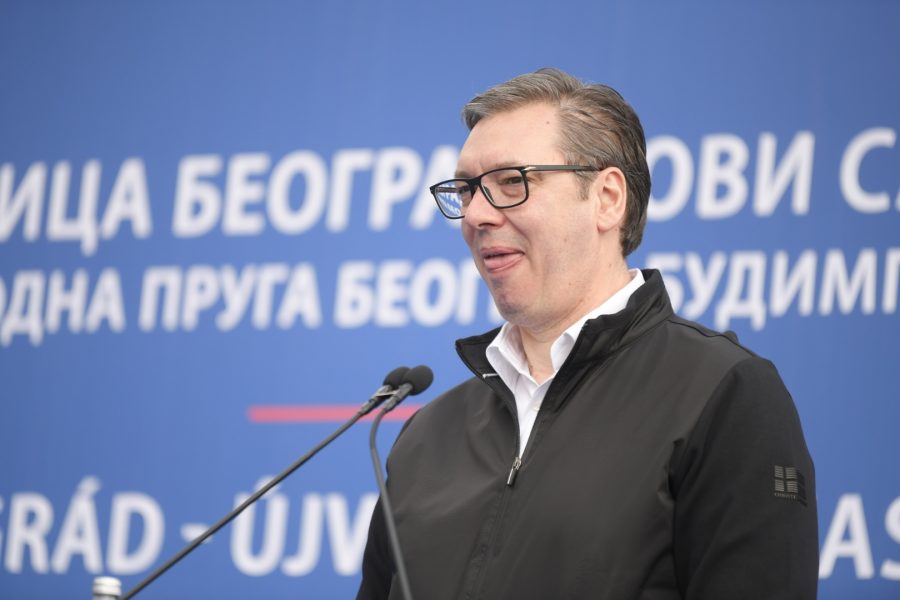 Vučić: Nem vezetünk be szankciókat az oroszok ellen és nem ismerjük el Koszovót!