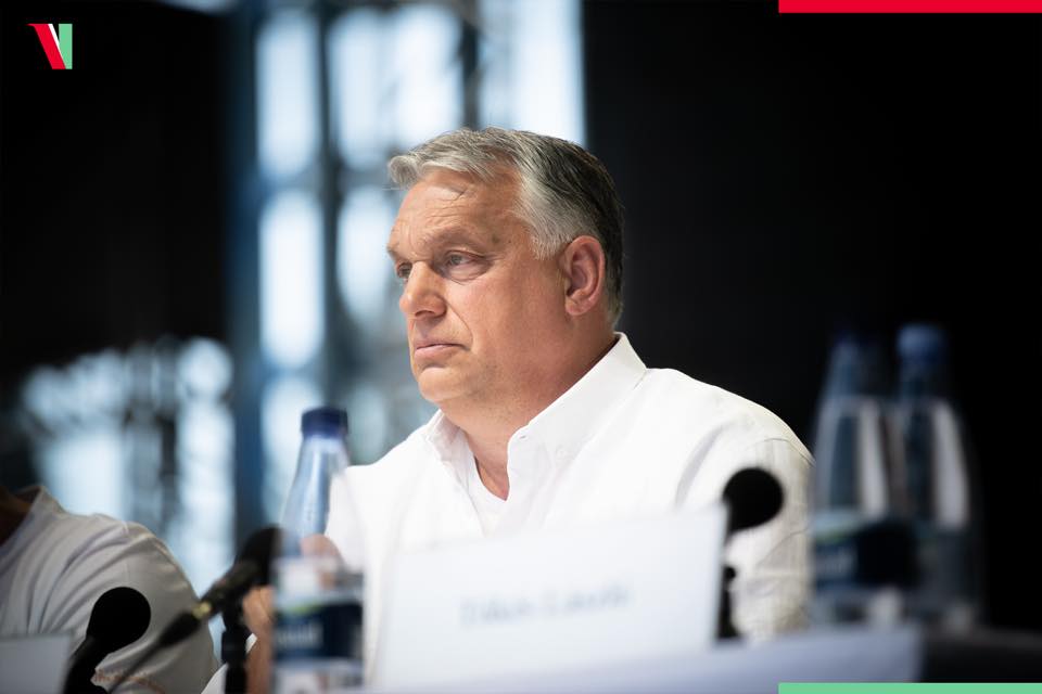 Petíciót indítottak Orbán „fajok keveredéséről” szóló beszéde miatt az erdélyi értelmiségiek