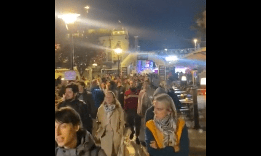 Belgrádban is tüntettek az oroszországi mozgósítás ellen (Videó)