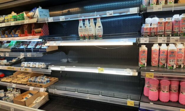 Miért nincs tej a boltok polcain?