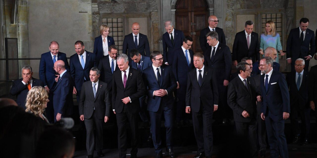 Vučić megkérte az EU vezetőit, hogy fontolják meg az orosz kőolajimport tilalmát