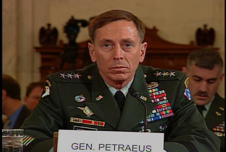 Petreaus tábornok: Ha Putyin atomfegyvert vet be Ukrajnában, az USA elpusztítja a csapatait