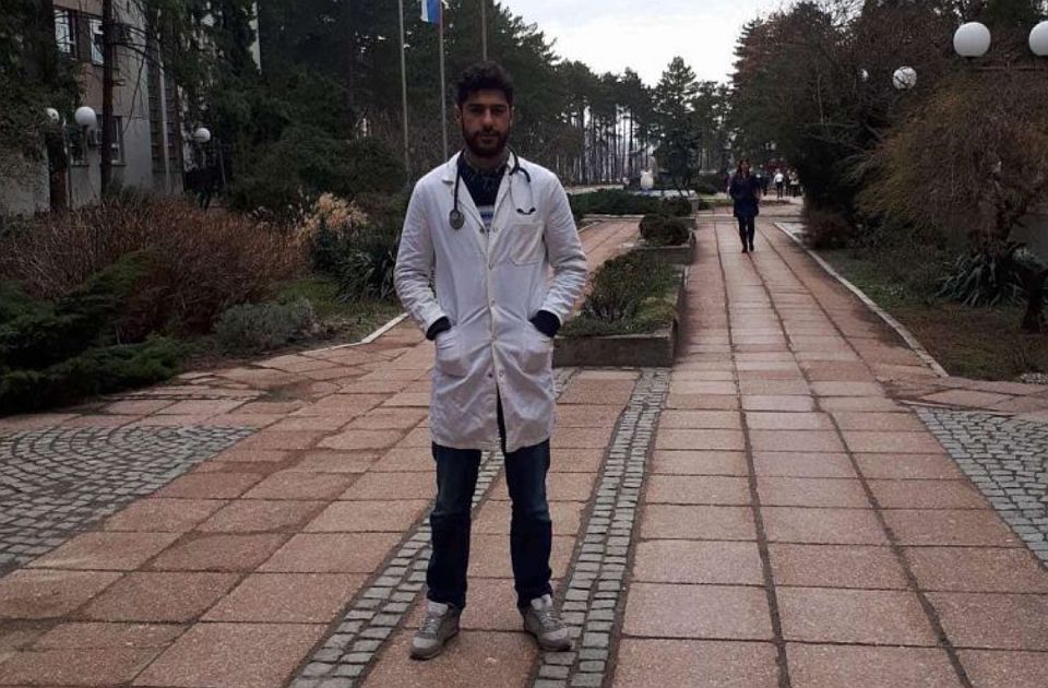 17 évesen Gázából menekült, Újvidéken fejezte be az orvostudományi egyetemet