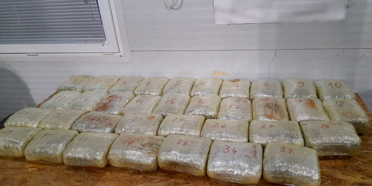 Nem sikerült a határon átcsempészni a közel 40 kilogramm kábítószert