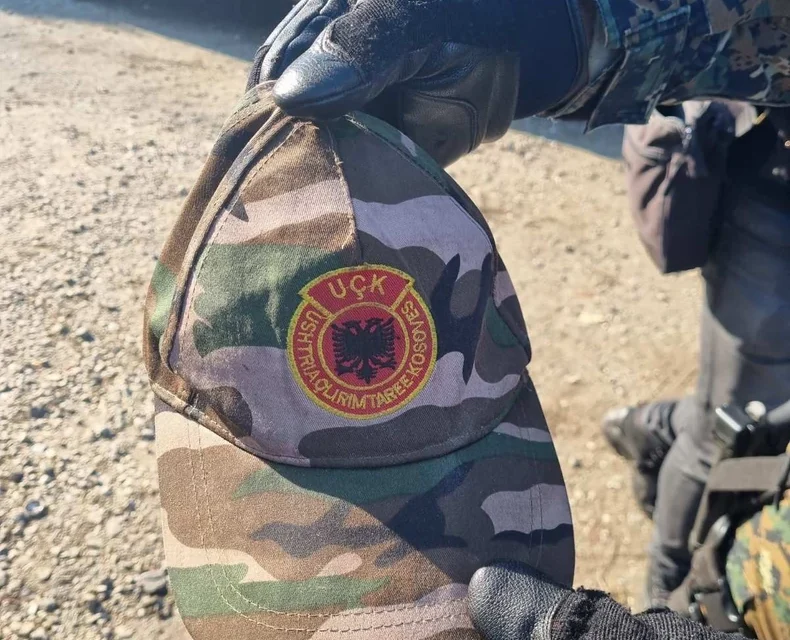 A Koszovói Felszabadítási Hadsereg sapkája került elő a migránsok horgosi rejtekhelyéről