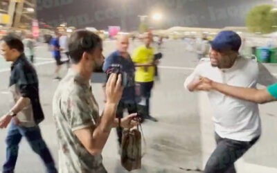 A focilegenda térddel rúgta fejbe az őt kamerázó férfit (Videó)