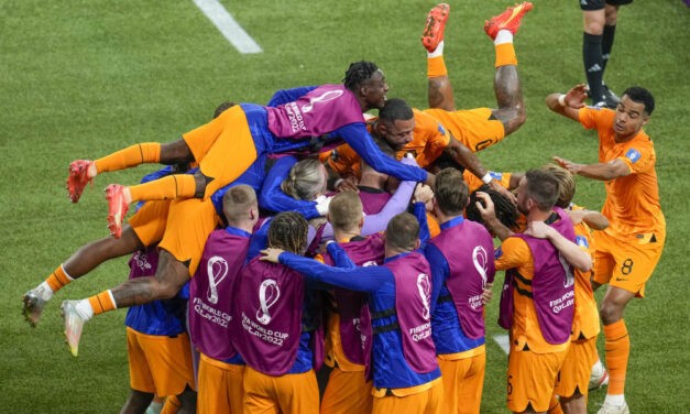 Elsőként Hollandia jutott a negyeddöntőbe
