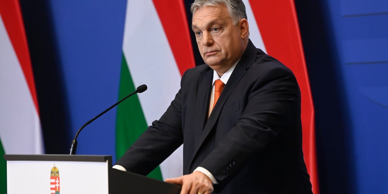 Rémhírterjesztésért feljelentik Orbán Viktort