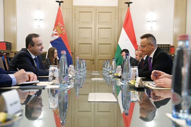 Orbánnal is tárgyal kedden Ivica Dačić