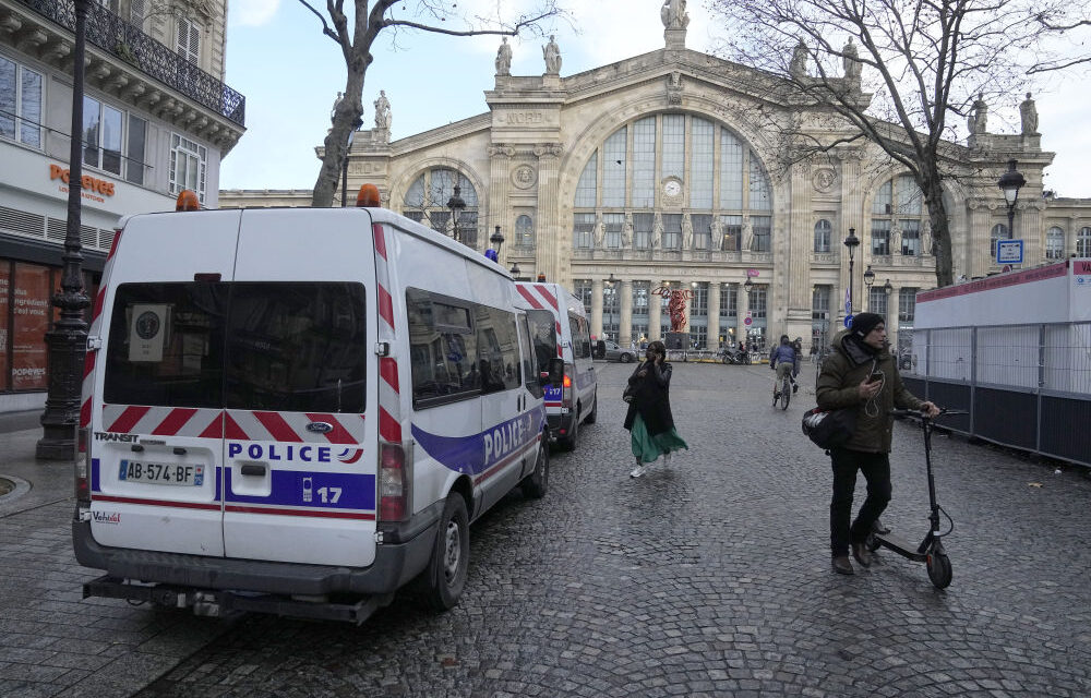 Késes támadó megsebesített több embert egy párizsi pályaudvaron