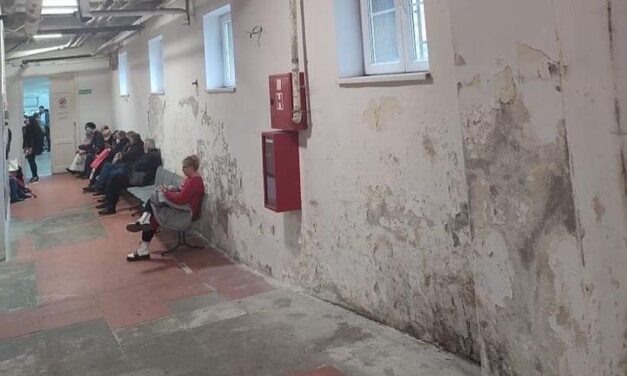Penész, omladozó falak – Így néz ki az Egyetemi Klinikai Központ Belgrádban