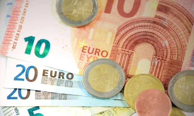 Muszáj bevezetni az eurót Magyarországon