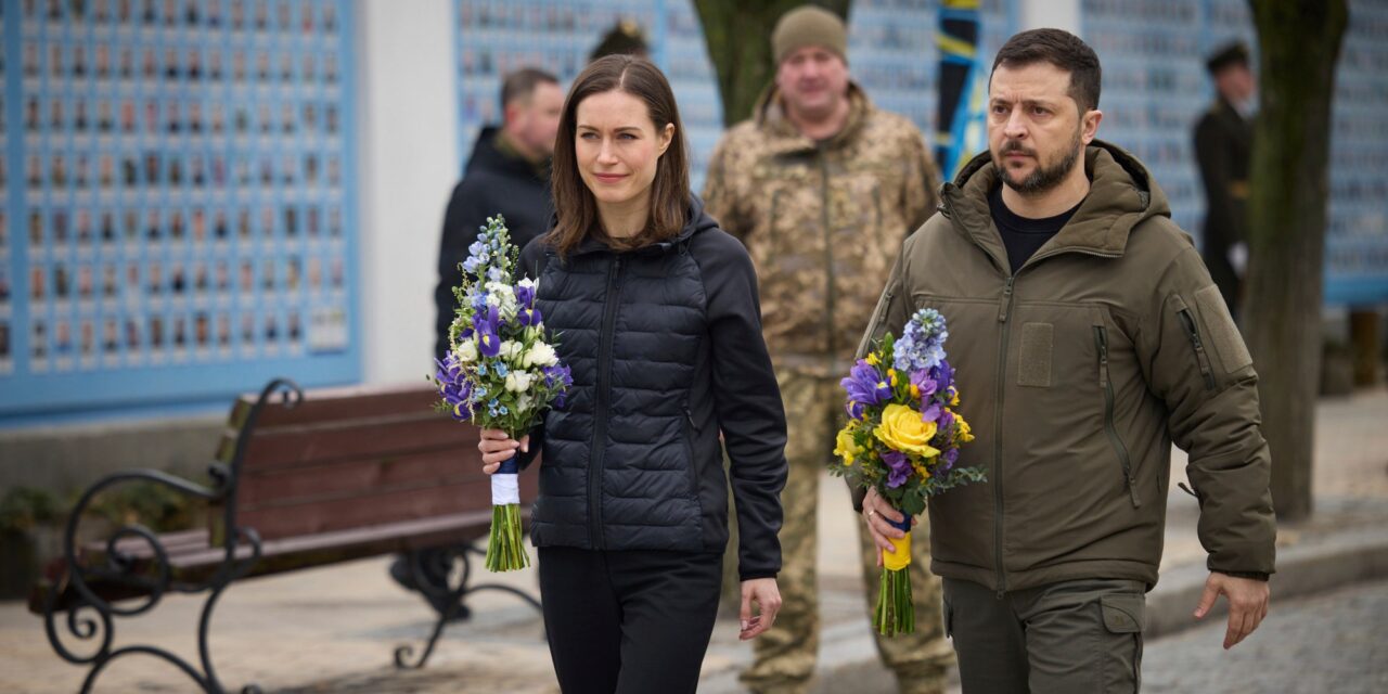 Sanna Marin Kijevben részt vett egy ukrán katona temetésén
